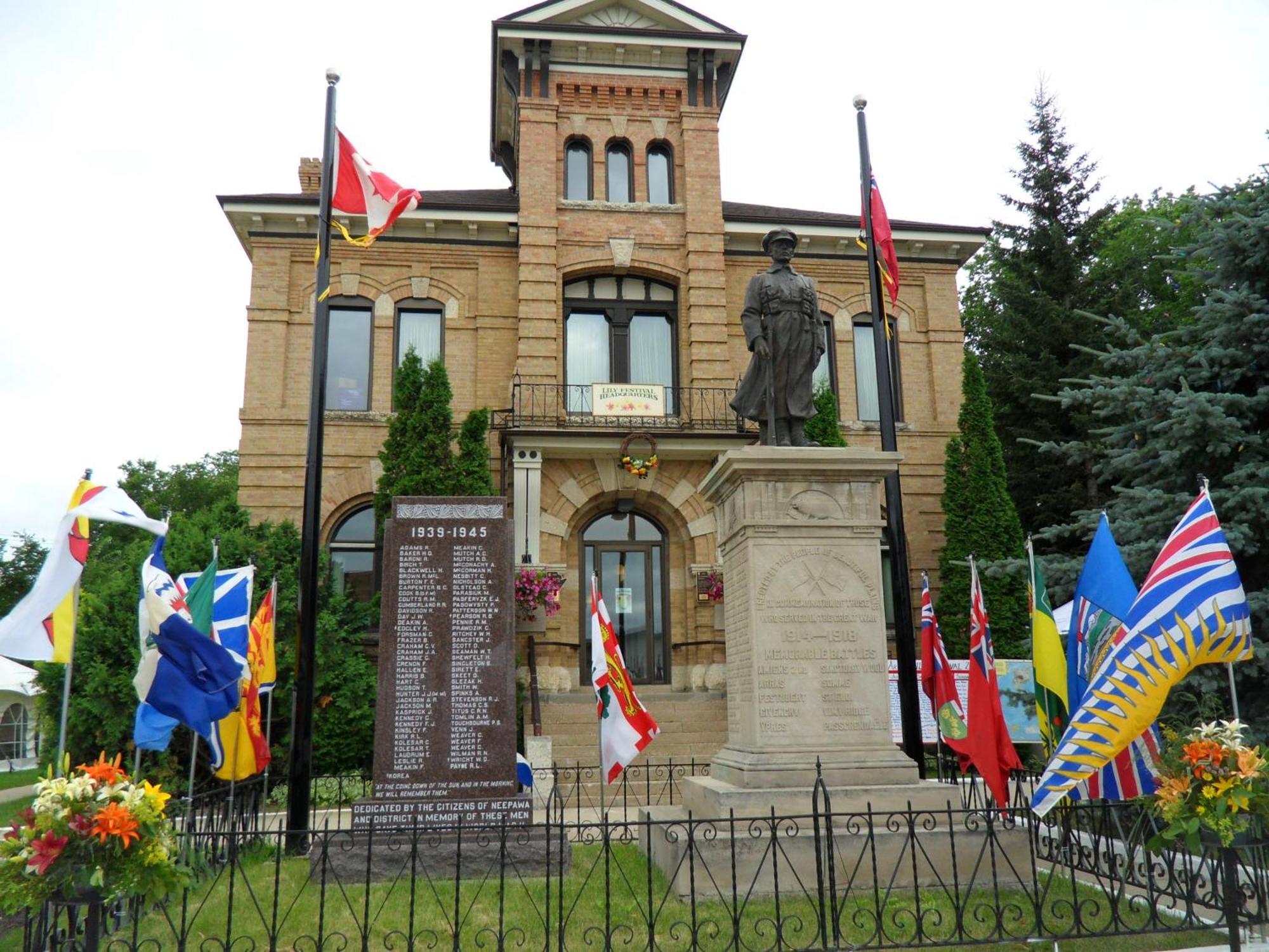 Westway Inn Motel Neepawa Екстер'єр фото