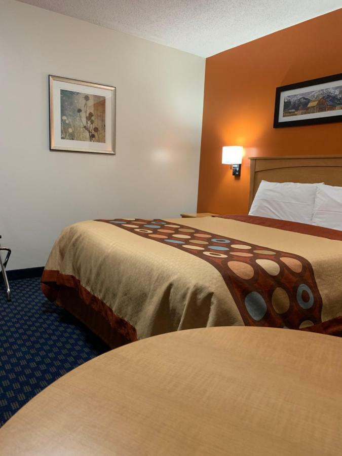 Westway Inn Motel Neepawa Екстер'єр фото